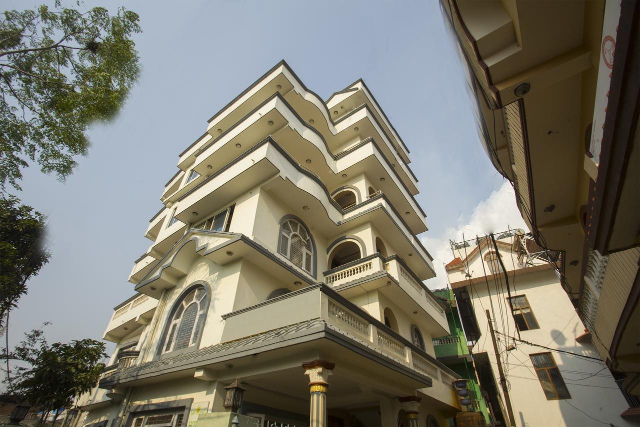 Oyo 145 Sirahali Khusbu Hotel &Lodge Katmandú Exterior foto